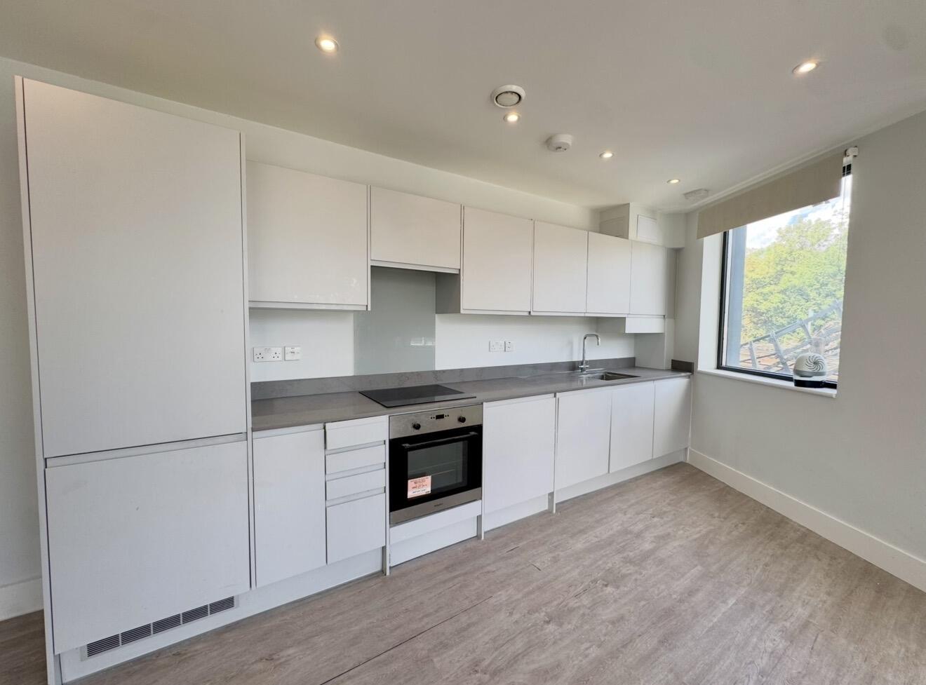 1 bed property in Marsh Road, Pinner
